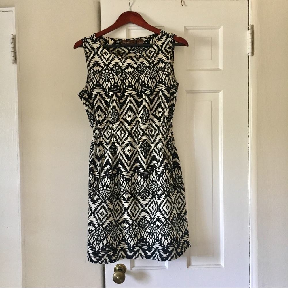 P O C K E T S  |  aztec patterned dress
